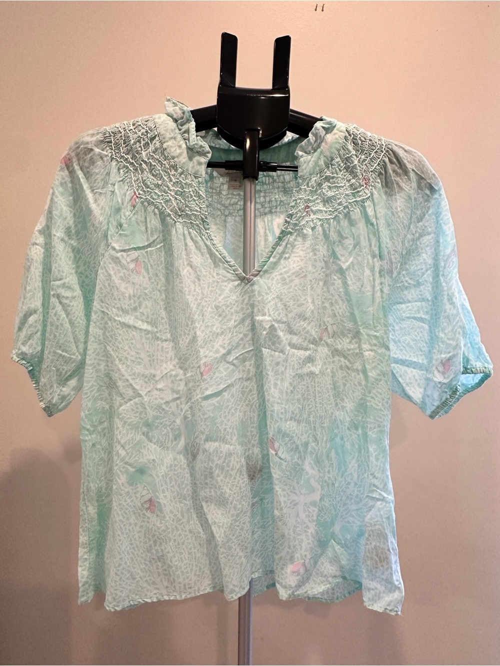 Lilly Pulitzer Lourdes Short Sleeve Top in Mint Condition Fantastical